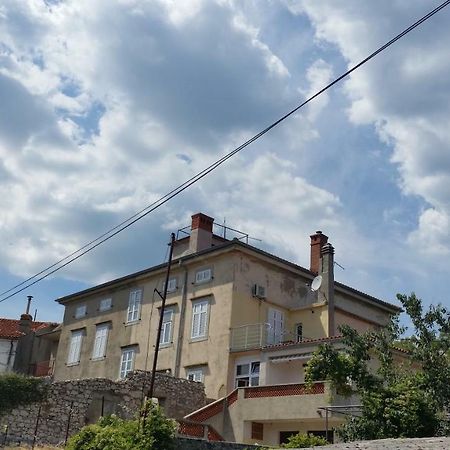 Apartment Palazzo Sare Vrbnik  Buitenkant foto